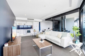 Circle on Cavill 1 Bedroom SPA & Study, Hinterland View - QSTAY